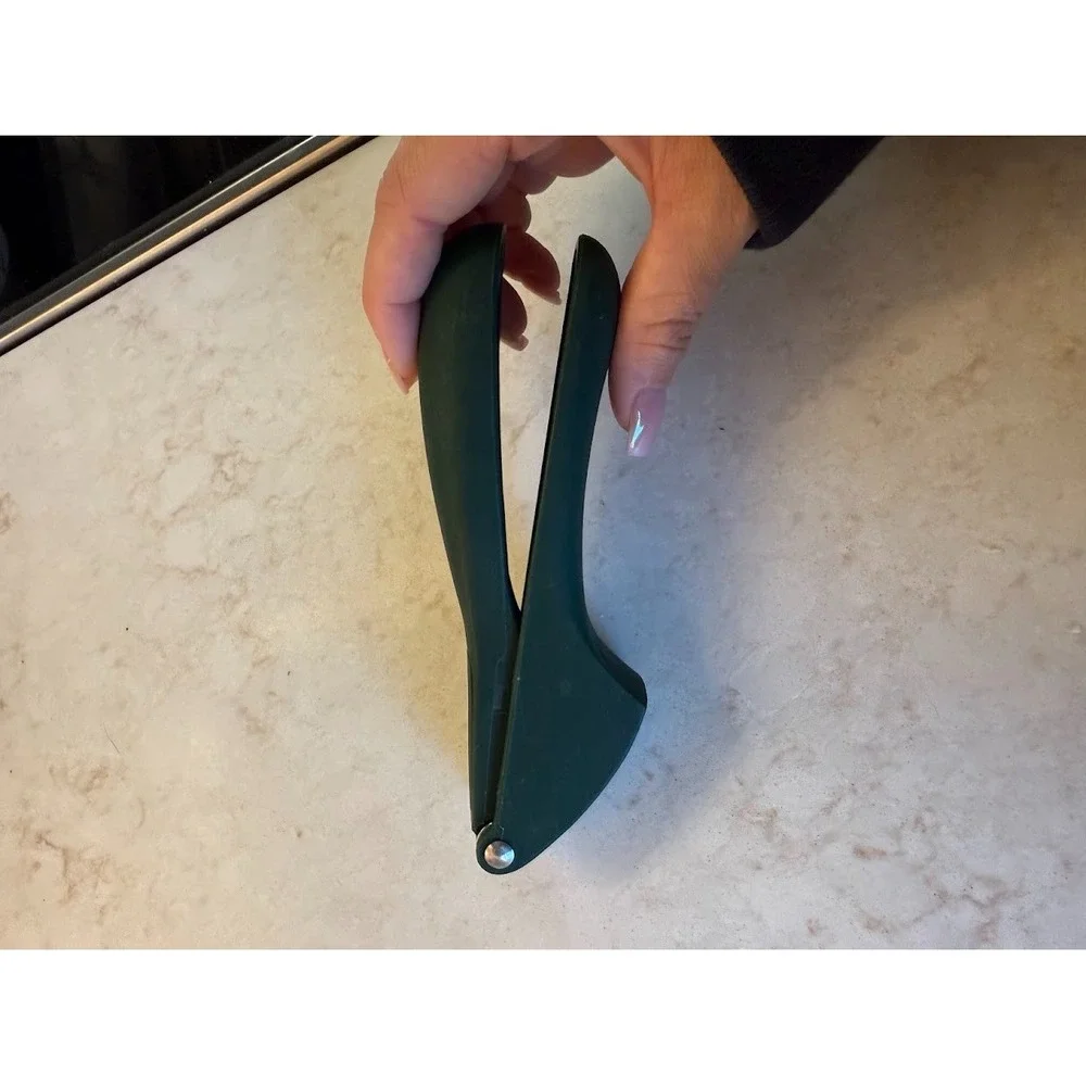 VINTAGE/RETRO LE CREUSET Kitchen Tools GARLIC PRESS/MINCER/CRUSHER